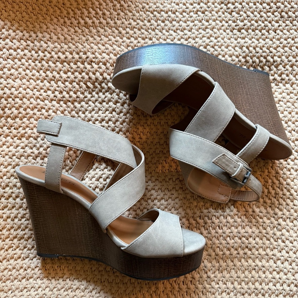 Indigo Beige Wedge Sandals